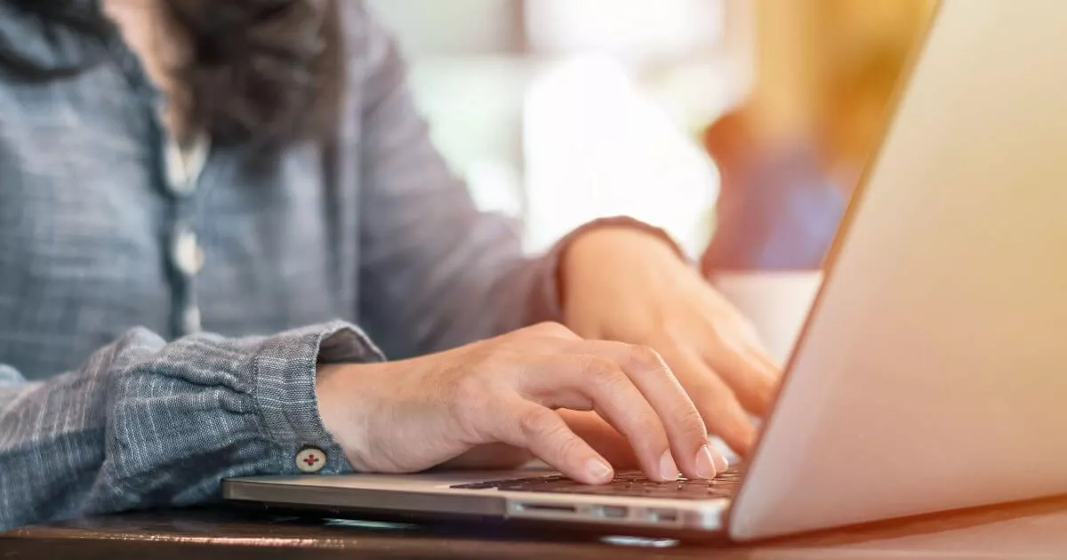 How to import contacts to Outlook
